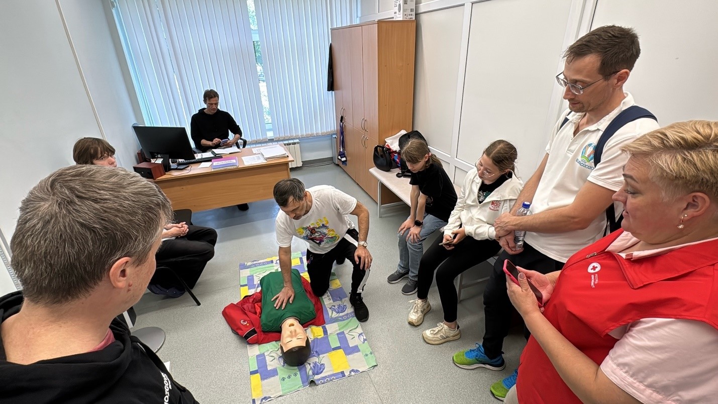 <p>Одна из станций квеста – оказание первой помощи</p>